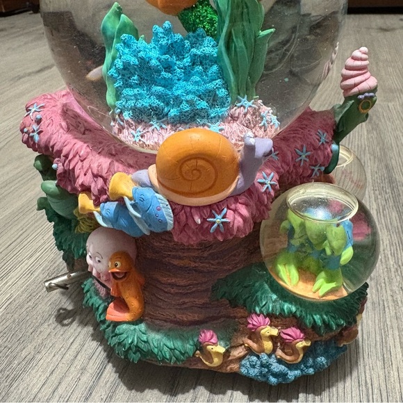 Disney The Little Mermaid Ariel “Under The Sea”Musical Snow Globe. Music Works - Picture 10 of 16